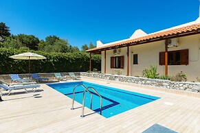 Gorgeous Villa With Pool & Gardens