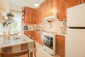 Cosy & Bright 2 Bedroom Apartment in Koukaki