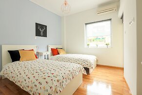 Cosy & Bright 2 Bedroom Apartment in Koukaki