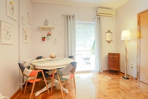 Cosy & Bright 2 Bedroom Apartment in Koukaki