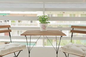 Cosy & Bright 2 Bedroom Apartment in Koukaki