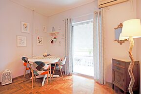 Cosy & Bright 2 Bedroom Apartment in Koukaki