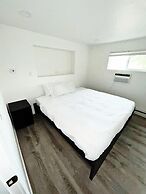 7 Bedroom on the Side of Pikes Peak on a Mountain Stream