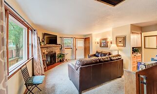 7 Bedroom on the Side of Pikes Peak on a Mountain Stream