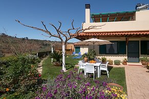 Traditional Ioannis Cottage...luxurious & Rustic With Ecological Heate