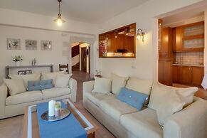 Traditional Ioannis Cottage...luxurious & Rustic With Ecological Heate