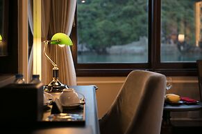 Halong Athena Cruise