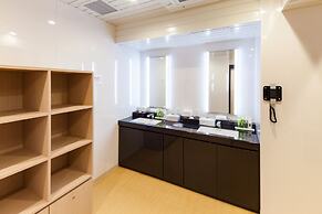 Y’s Hotel Shin - Osaka