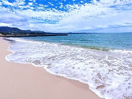 Kariyushi Condominium Resort Kin Yaka Seaside