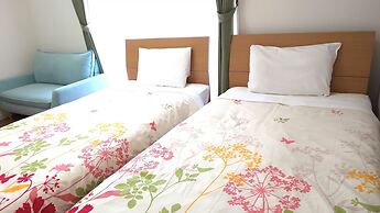 Kariyushi Condominium Resort Kin Yaka Seaside