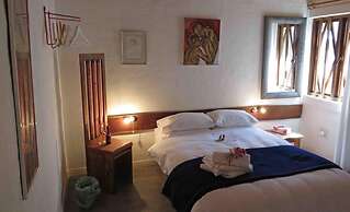 Alternative Space B & B