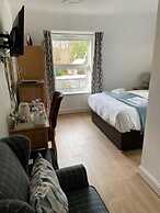 Claymore Guest House and Apartments