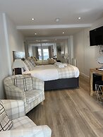 Claymore Guest House and Apartments