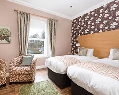 Claymore Guest House and Apartments