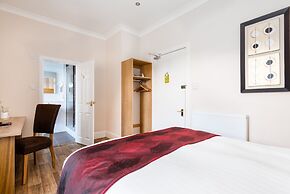 Claymore Guest House and Apartments