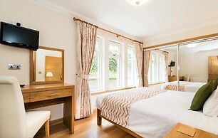 Claymore Guest House and Apartments