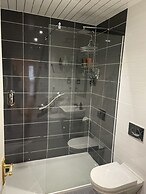 Claymore Guest House and Apartments