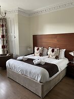 Claymore Guest House and Apartments