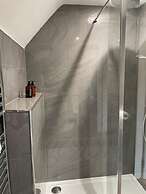 Claymore Guest House and Apartments