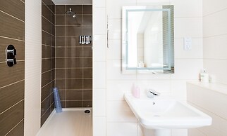 Claymore Guest House and Apartments