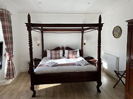 Claymore Guest House and Apartments