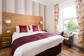 Claymore Guest House and Apartments