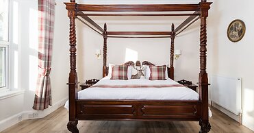 Claymore Guest House and Apartments