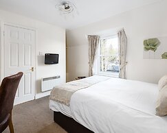 Claymore Guest House and Apartments