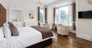 Claymore Guest House and Apartments