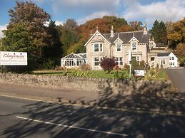 Claymore Guest House and Apartments