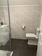 Claymore Guest House and Apartments