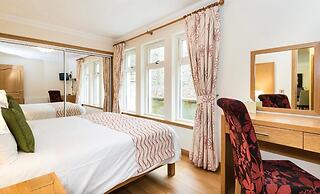 Claymore Guest House and Apartments