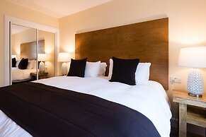 Claymore Guest House and Apartments