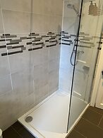 Claymore Guest House and Apartments