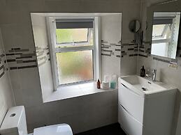 Claymore Guest House and Apartments