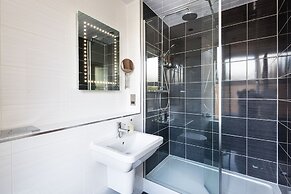 Claymore Guest House and Apartments