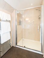 Claymore Guest House and Apartments