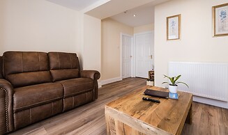 Claymore Guest House and Apartments