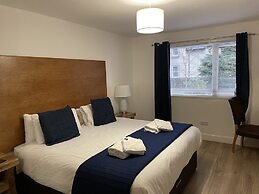 Claymore Guest House and Apartments