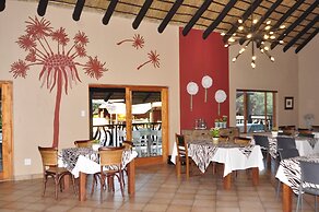Ukutula Lodge & Game Reserve