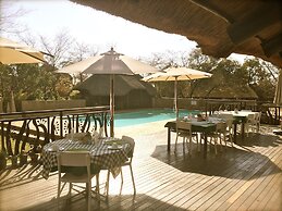 Ukutula Lodge & Game Reserve