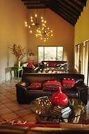 Ukutula Lodge & Game Reserve