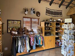 Ukutula Lodge & Game Reserve