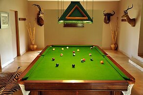 Ukutula Lodge & Game Reserve