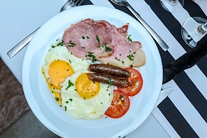 Thaba Legae Guest Lodge