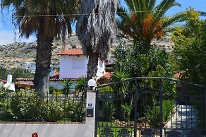 Luxury Villa Suites Lagonissi