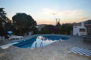 Luxury Villa Suites Lagonissi