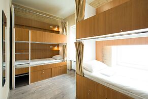 Makarov Hostel