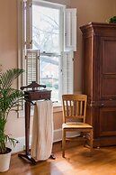 Garden Oasis Near Downtown