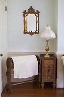 Garden Oasis Near Downtown